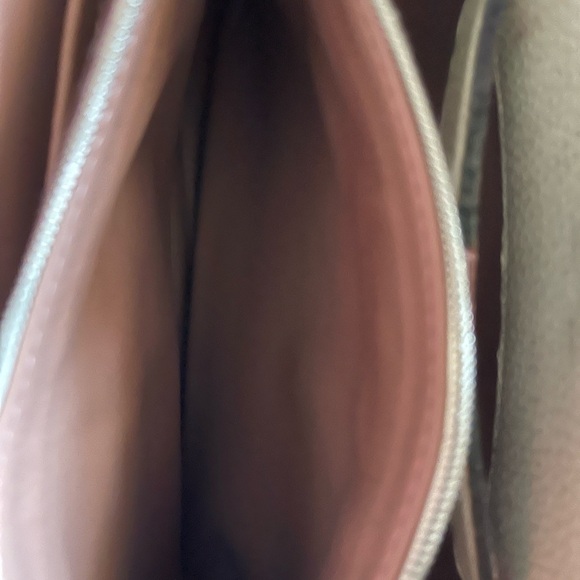 AUTHENTIC LOUIS VUITTON CAPUCINES MM HANDBAG WITH DUST BAG & SHOPPING ๐๏ธ - Picture 11 of 13